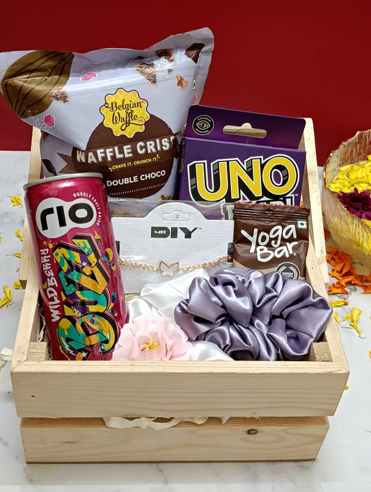Masti & Munchies Hamper Basket