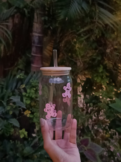 Christmas Gingerbread Glass Tumbler with bamboo lid and reusable straw. Perfect for festive drinks, Secret Santa, party favours, and personalised hampers.